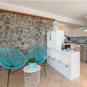 4 bedroom with pool and panoramic sea views near Serrento, sleeps 10